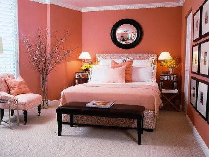 How to decorate a monochromatic bedroom