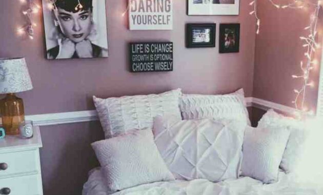 How to decorate teenage bedroom walls