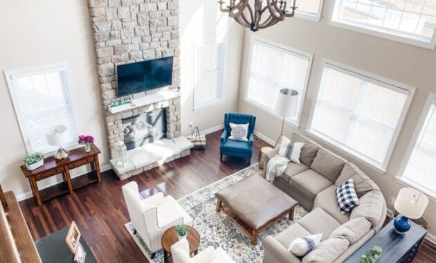 How to decorate two story living room