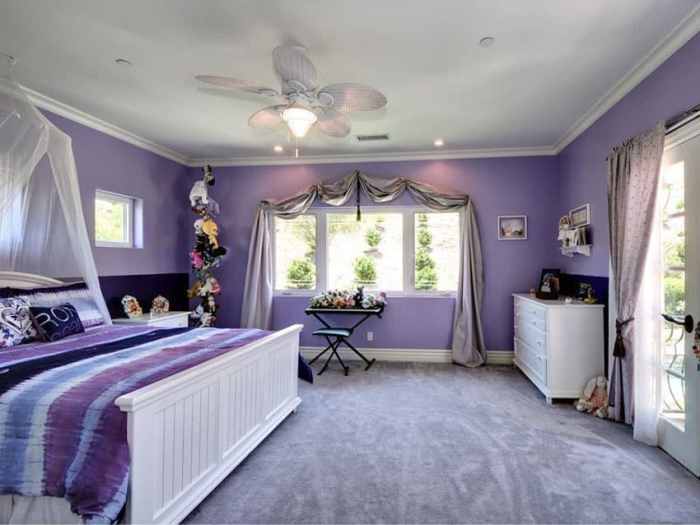 How to decorate a bedroom with purple carpet