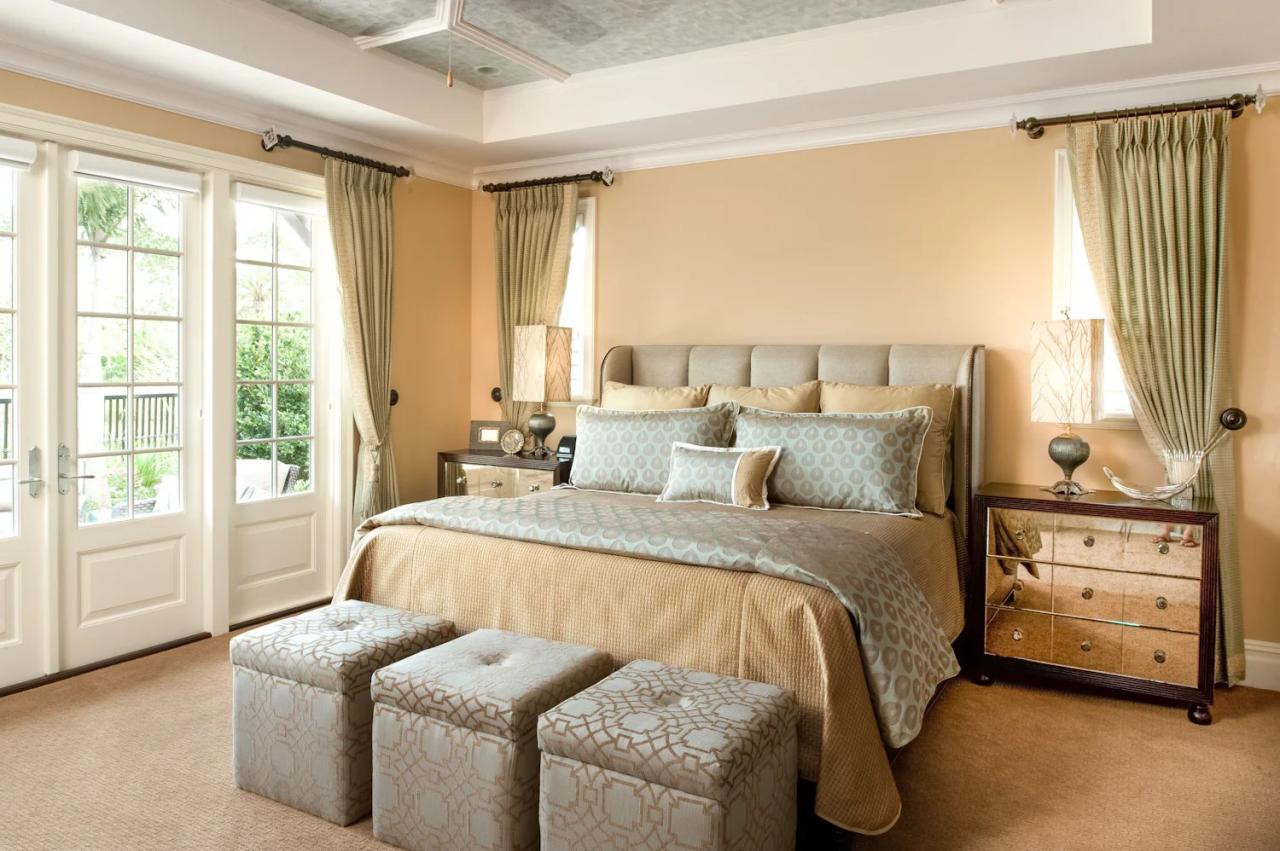 How to decorate the master bedroom