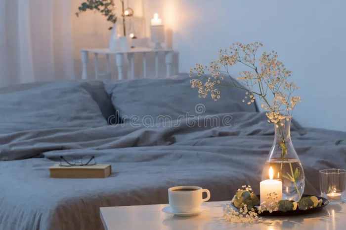 How to decorate bedroom with flowers and candles