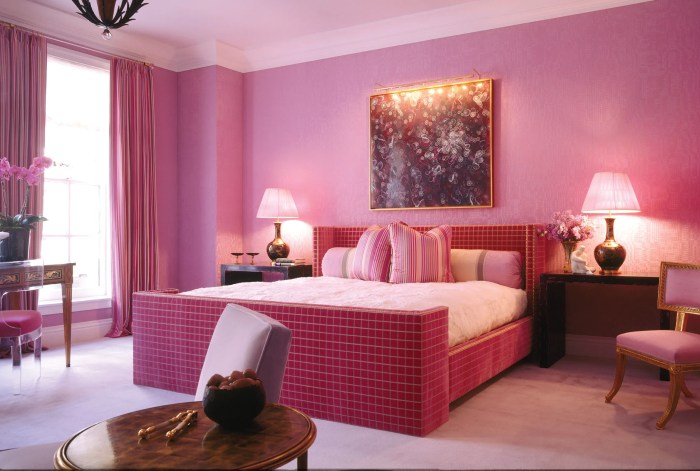 How to decorate a hot pink bedroom