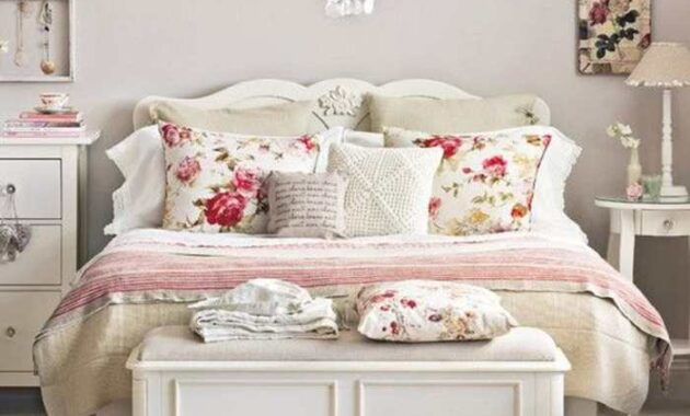 How to decorate bedroom to look old fashioned